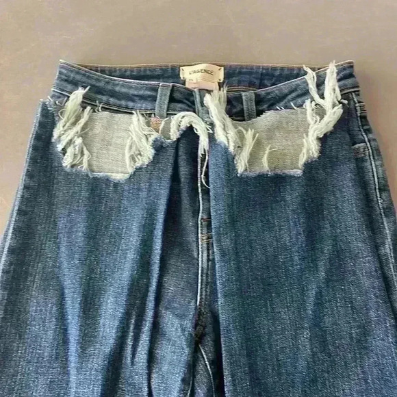 L'AGENCE- NWOT Straight High Rise Raw Hem Jeans Sz 25 - Picture 6 of 9